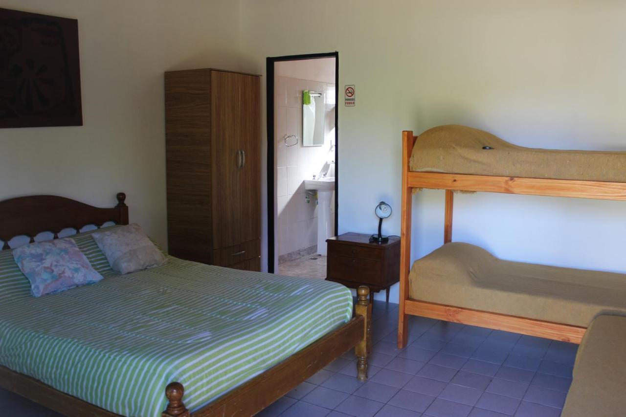 Hôtel Los Amigos à Los Antiguos Extérieur photo